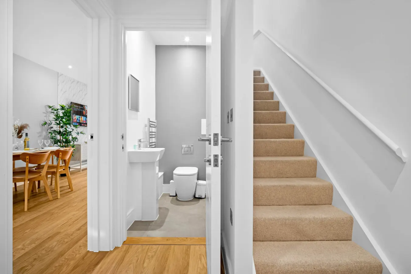 Stylish 4 Bedroom Townhouse - Garden - Balconies - Parking 14