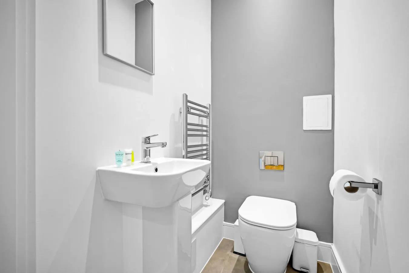 Stylish 4 Bedroom Townhouse - Garden - Balconies - Parking 20