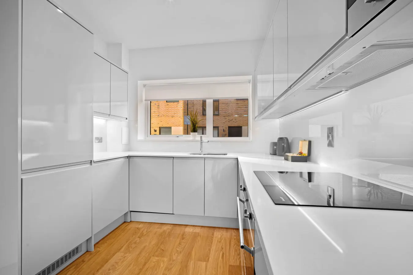 Stylish 4 Bedroom Townhouse - Garden - Balconies - Parking 5