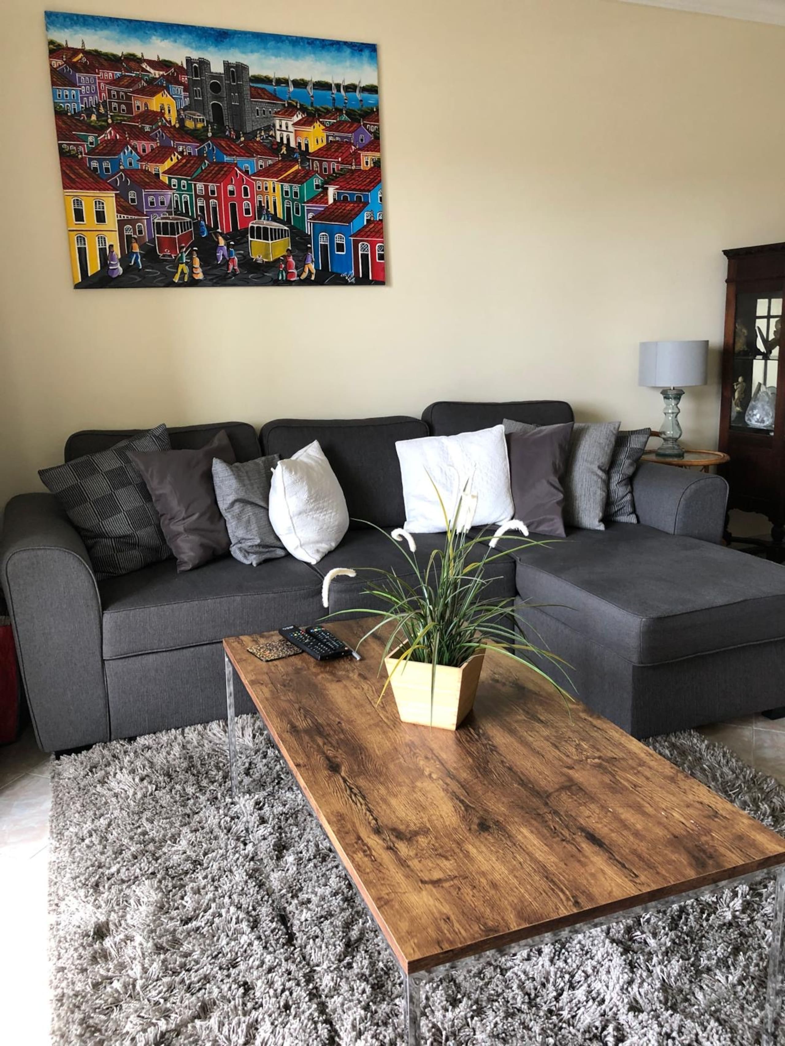 Newly Remodeled Spacious Oeiras Apartment — photo 3