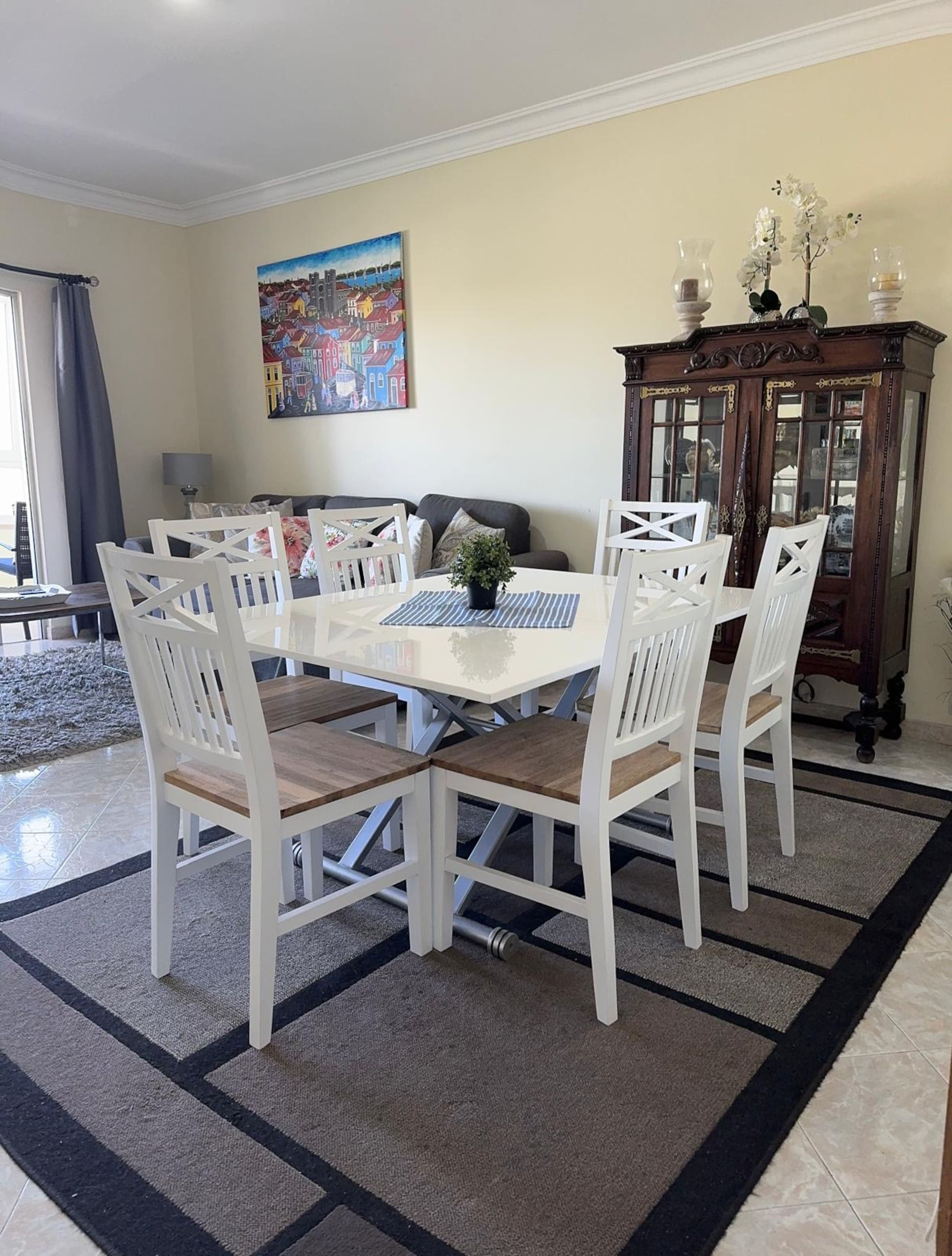 Newly Remodeled Spacious Oeiras Apartment — photo 2
