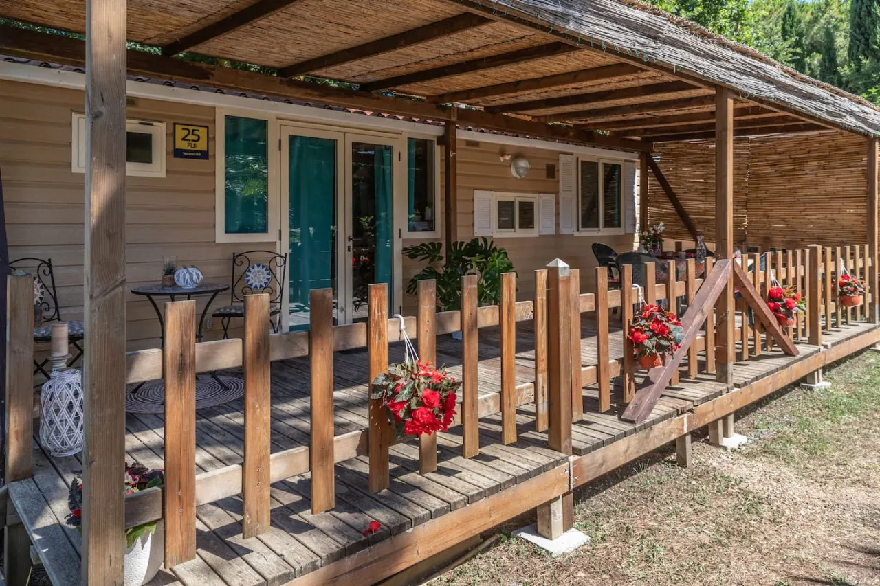 Glamping immerso nel verde - Bouganville e Peonia