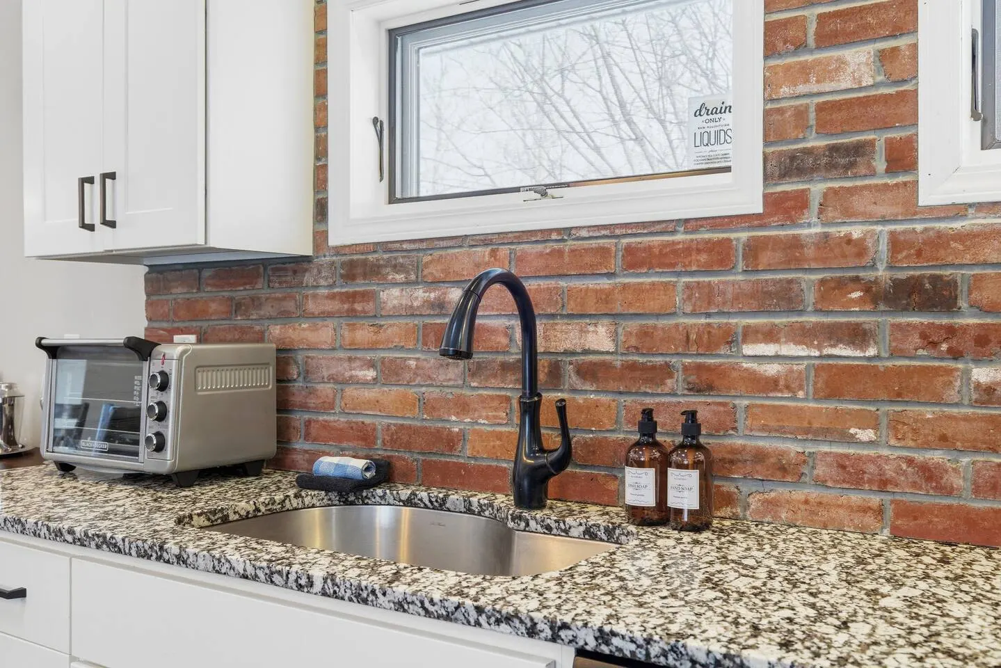 Sleeps 20+ Movie theater, game room, hot tub, pets 17