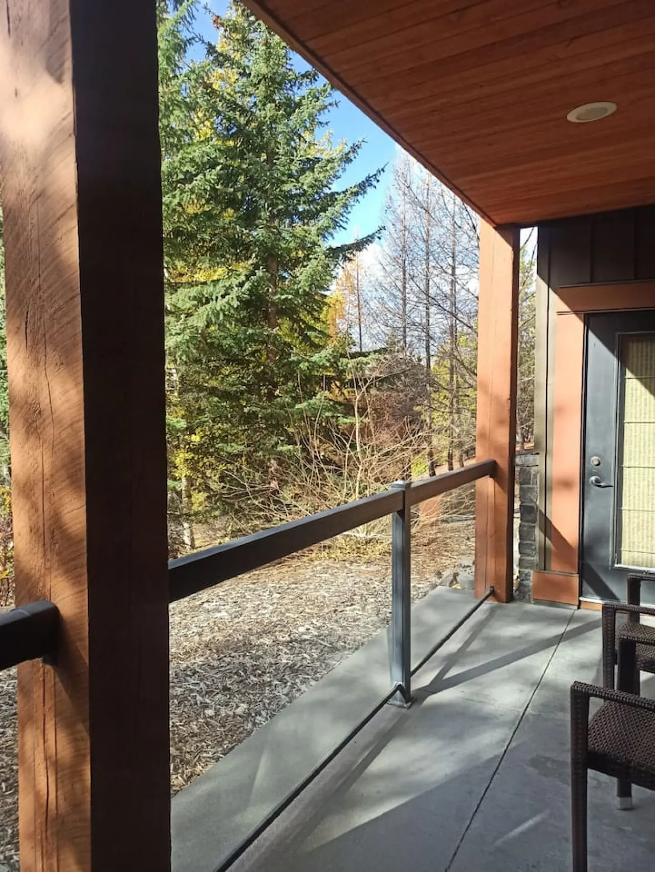 Stunning 2-BR Suite with Hot Tub & Mountain Views 1