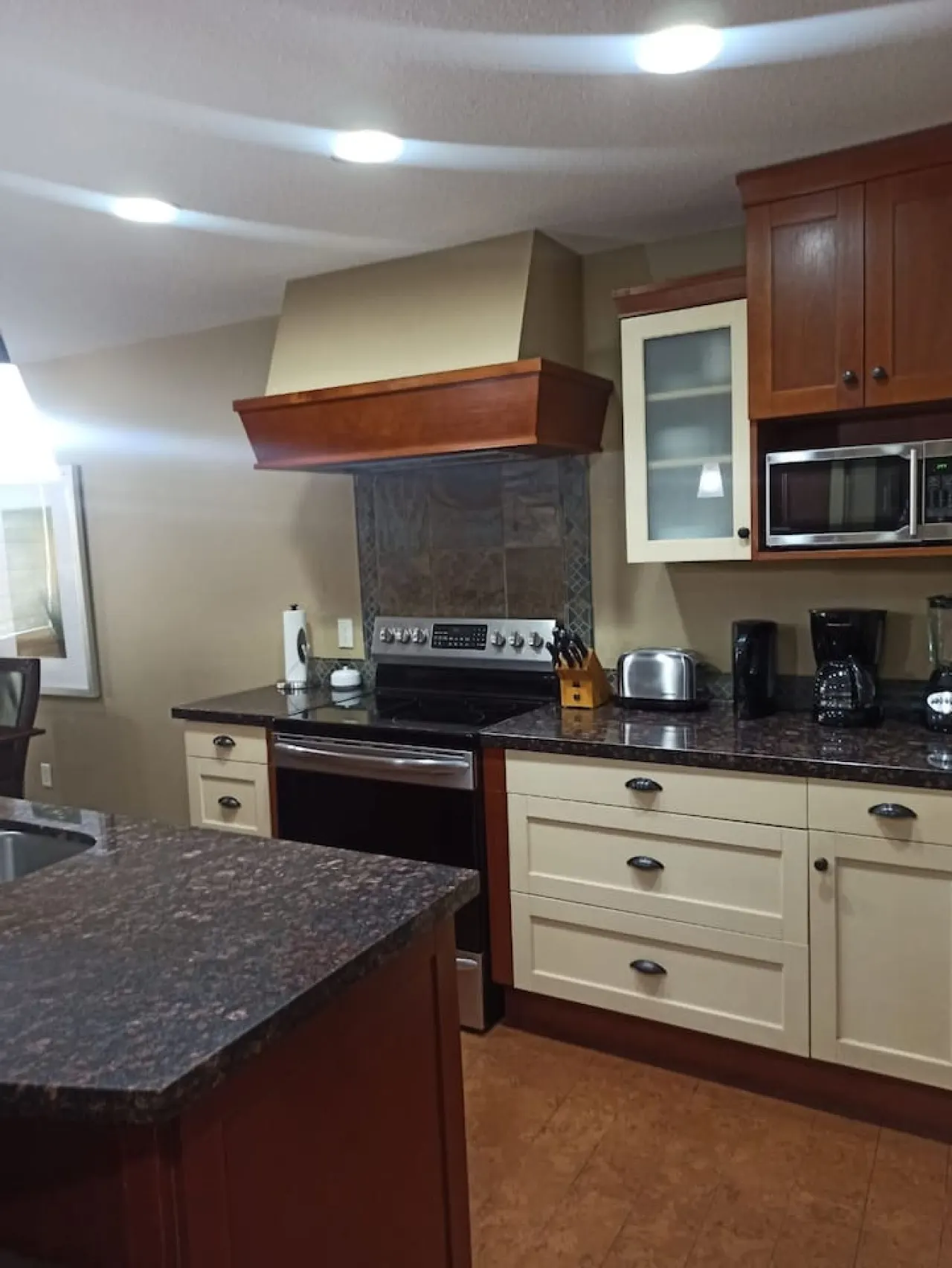 Stunning 2-BR Suite with Hot Tub & Mountain Views 10