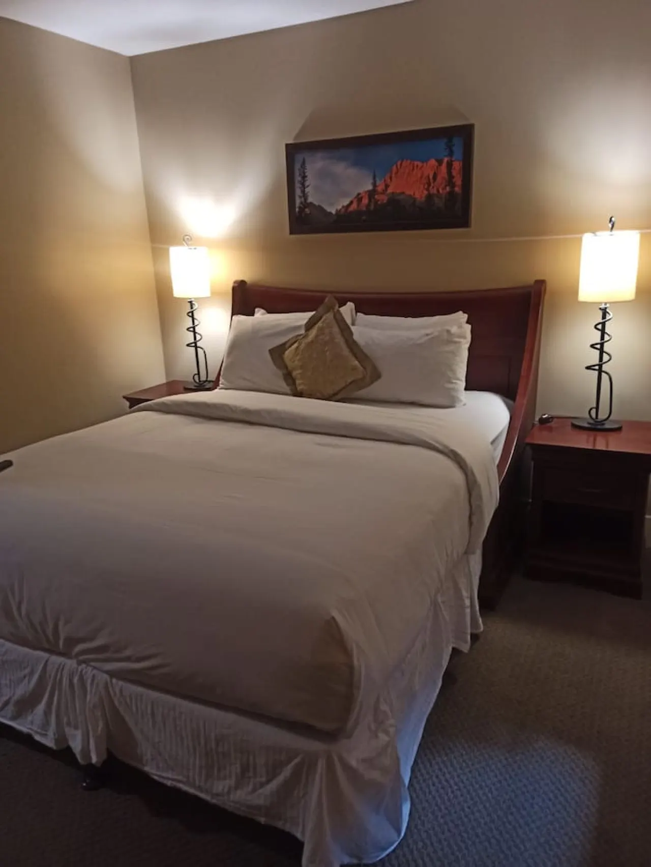 Stunning 2-BR Suite with Hot Tub & Mountain Views 3