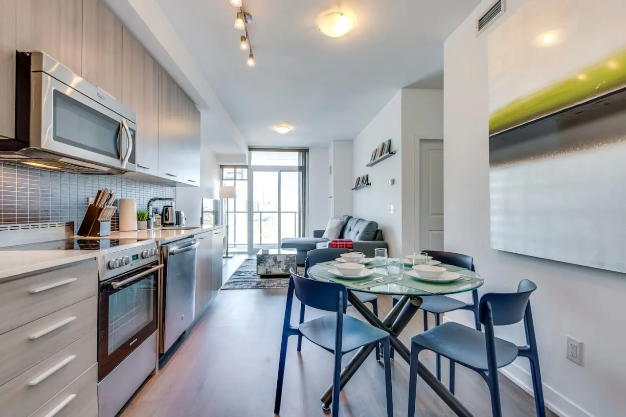 Well-Designed 1BR Prime Location Sleeps 4 9