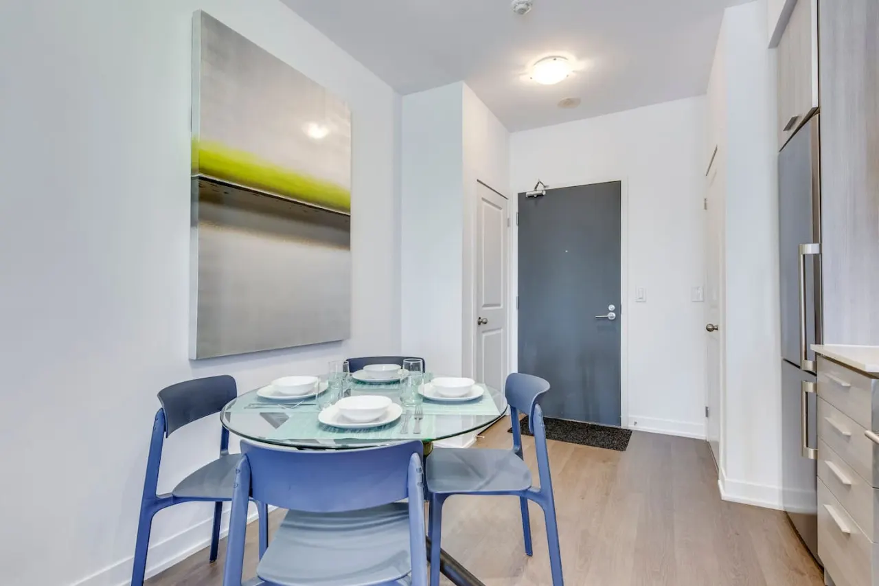 Well-Designed 1BR Prime Location Sleeps 4 12