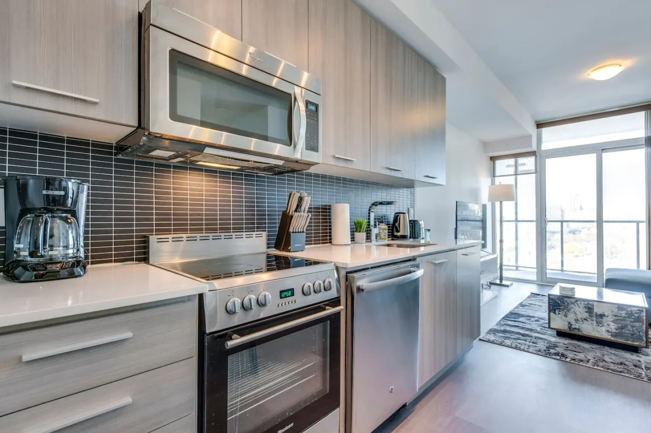 Well-Designed 1BR Prime Location Sleeps 4 13
