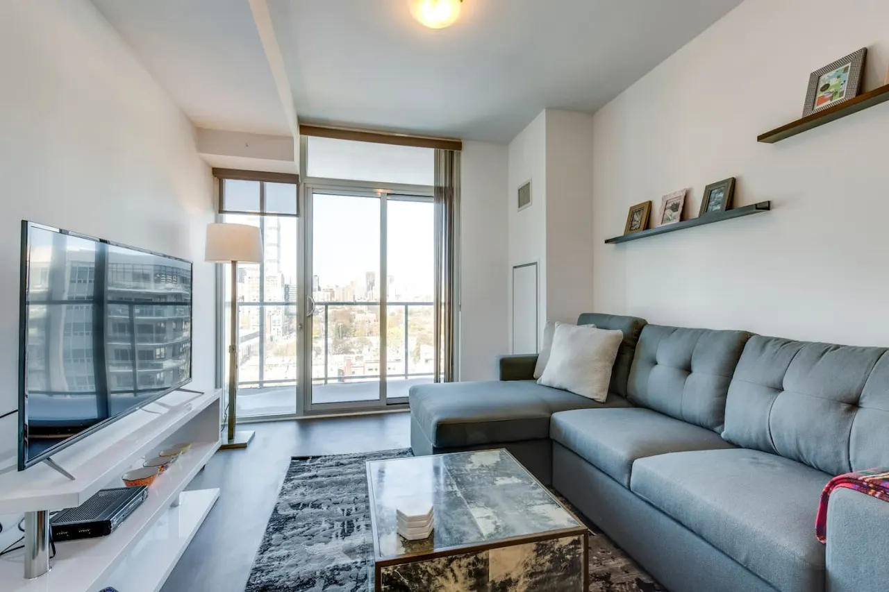 Well-Designed 1BR Prime Location Sleeps 4 15
