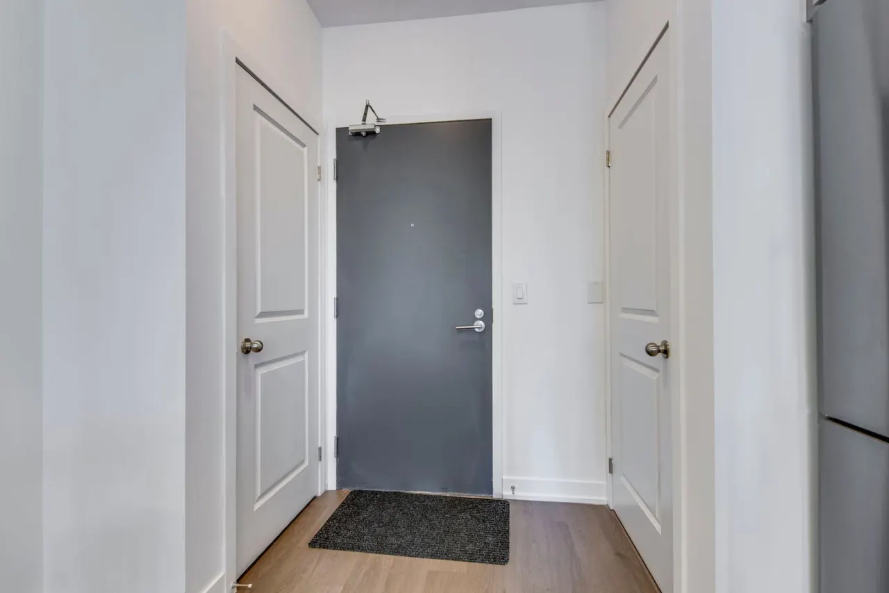 Well-Designed 1BR Prime Location Sleeps 4 18