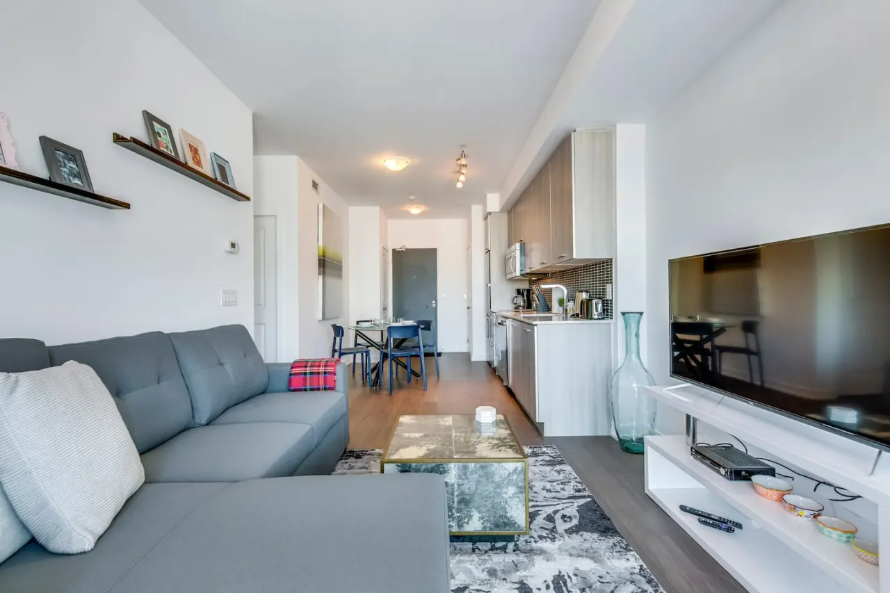 Well-Designed 1BR Prime Location Sleeps 4 5