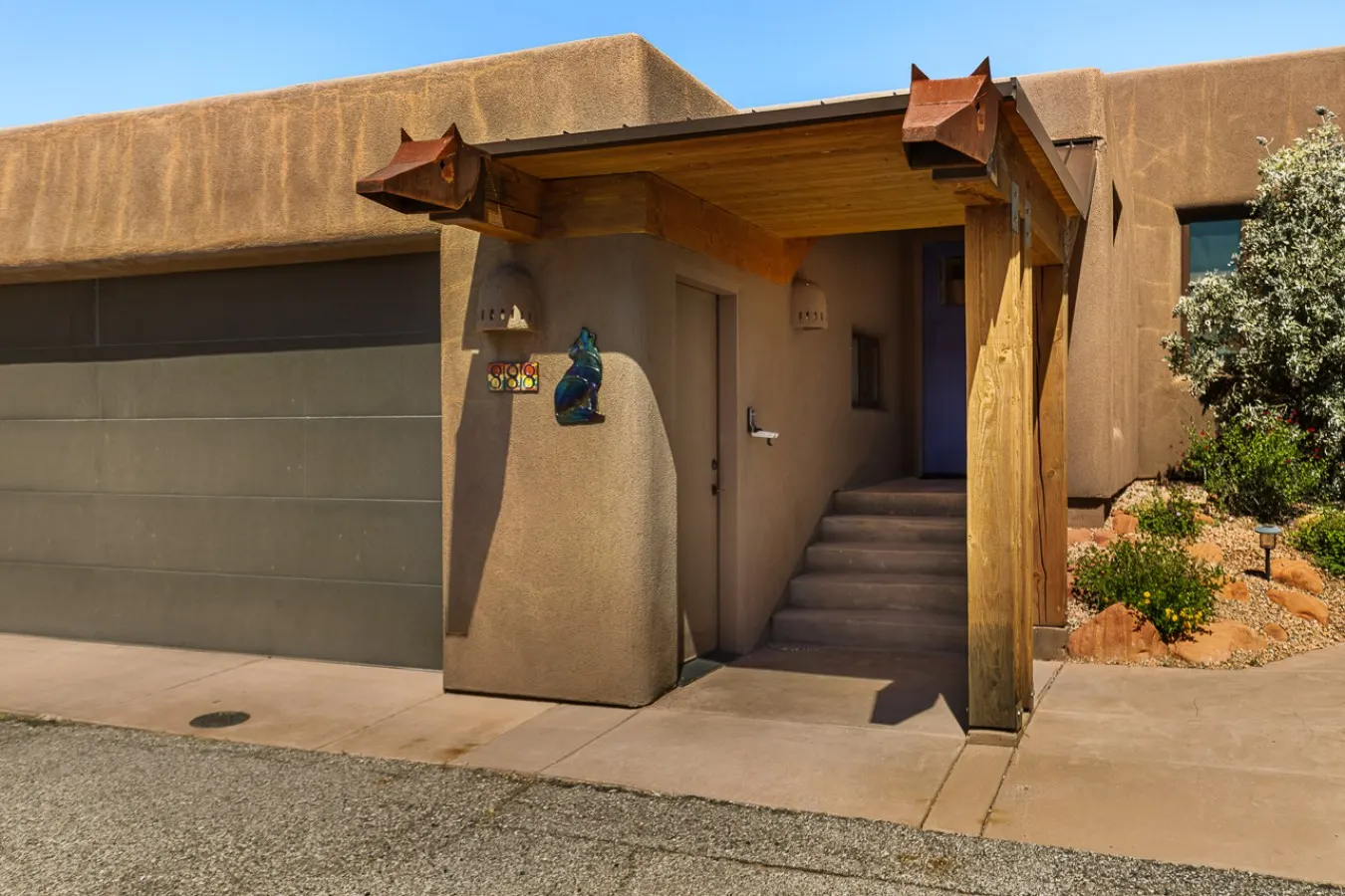 La Casa Coyote- Southwest Desert Home — photo 3
