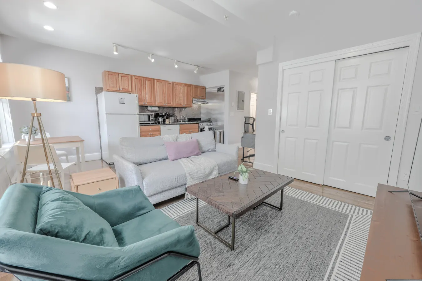 Comfy 1br, Minutes to Boston Common, 99 Walk score 6