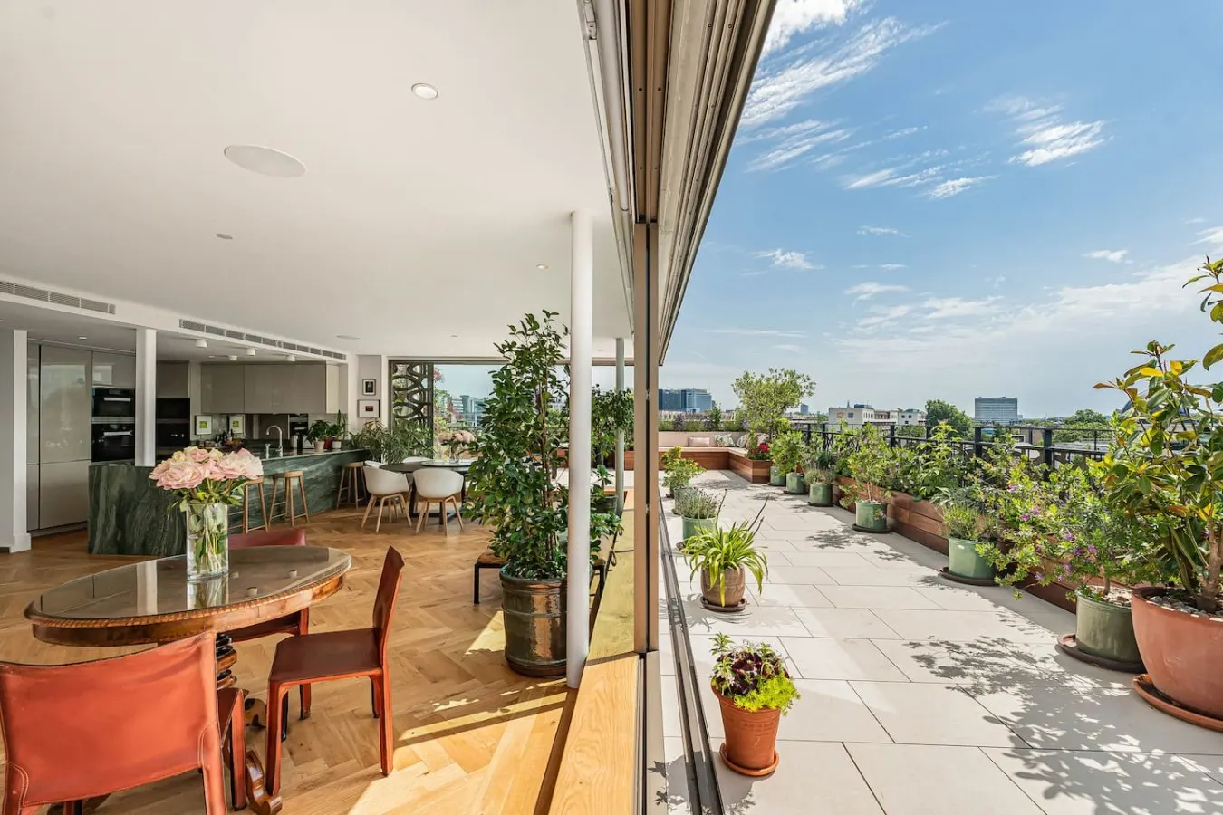 The Notting Hill Penthouse with Rooftop Spa