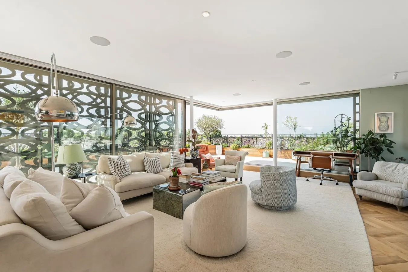 The Notting Hill Penthouse with Rooftop Spa — photo 2