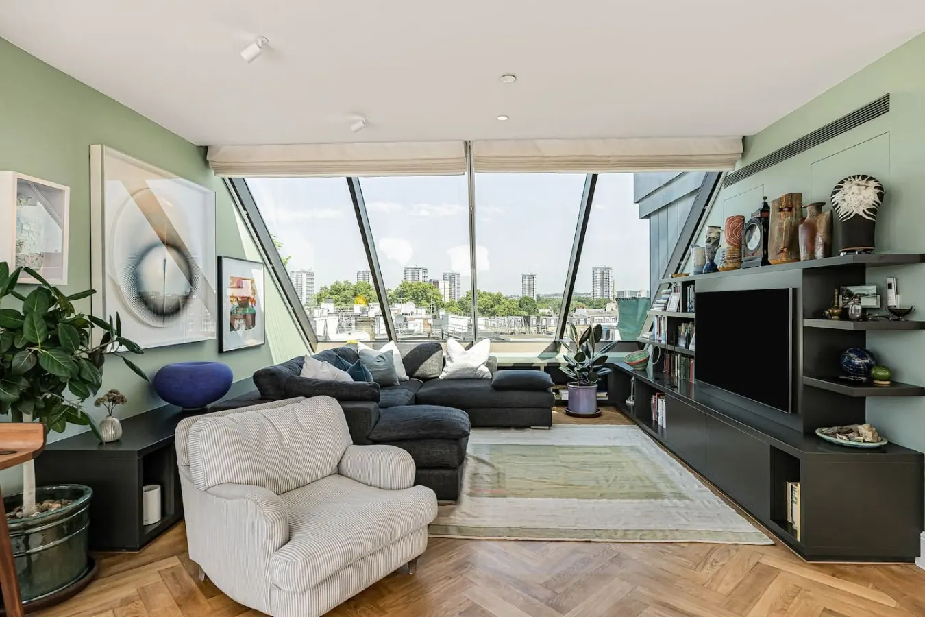 The Notting Hill Penthouse with Rooftop Spa 12