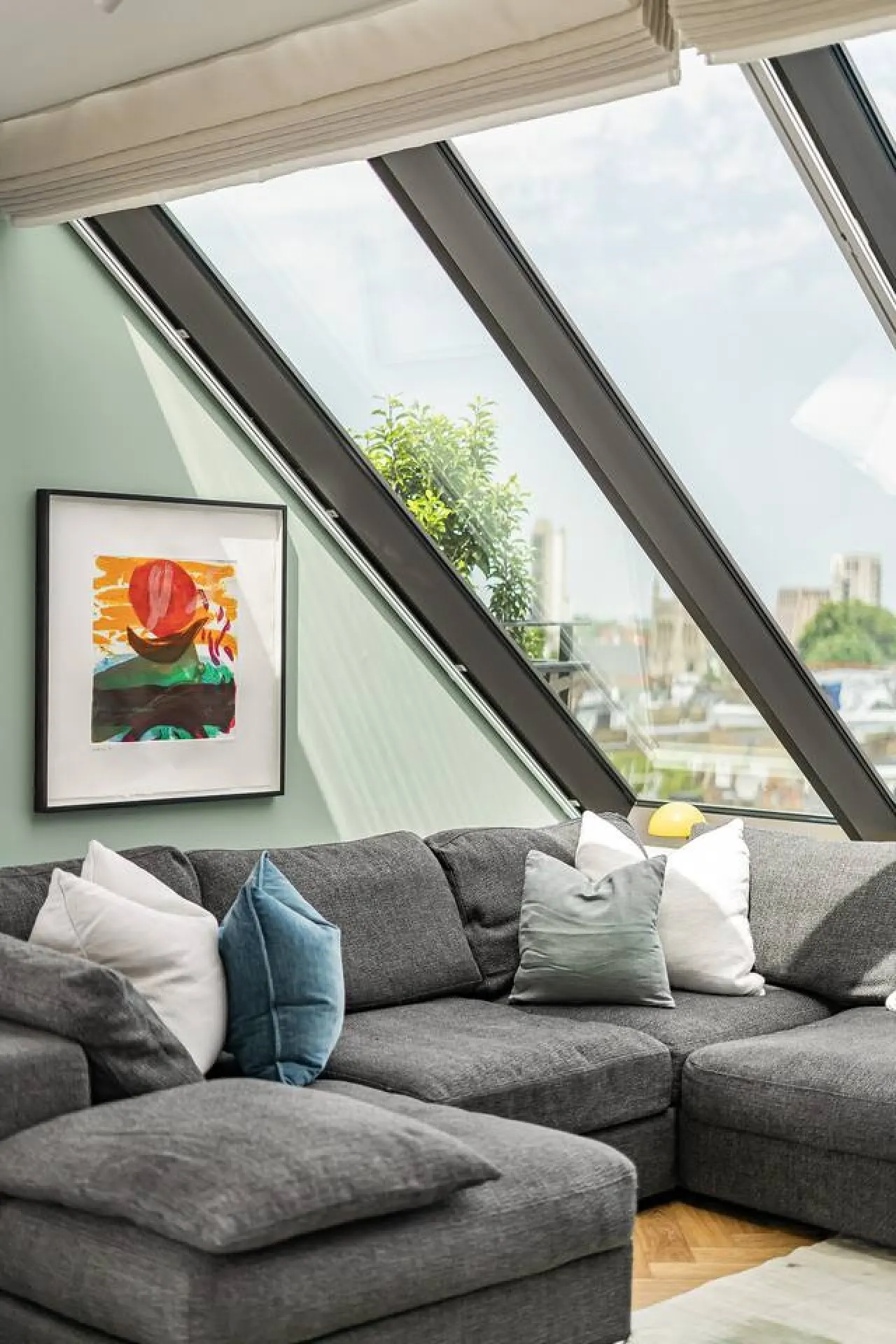 The Notting Hill Penthouse with Rooftop Spa 13