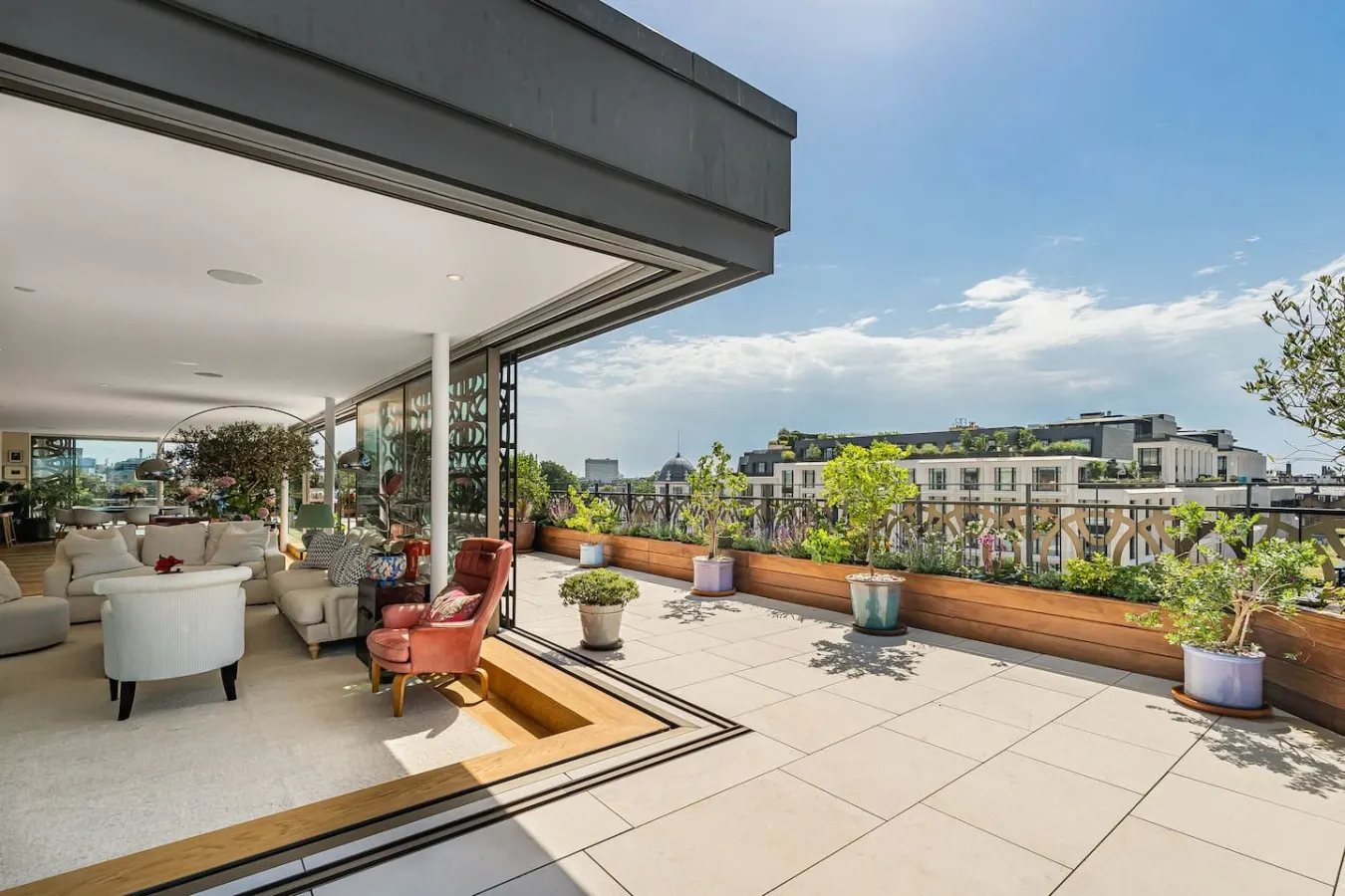 The Notting Hill Penthouse with Rooftop Spa — photo 3