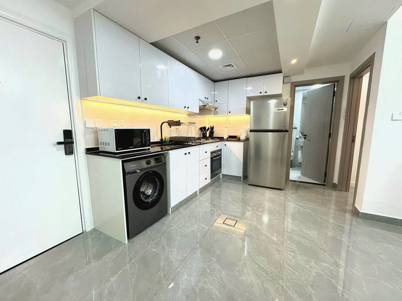 Dubai Marina - 1BHK Fancy Apartment 10