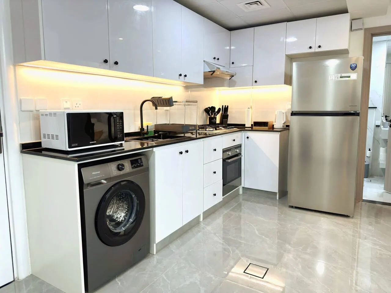 Dubai Marina - 1BHK Fancy Apartment 11
