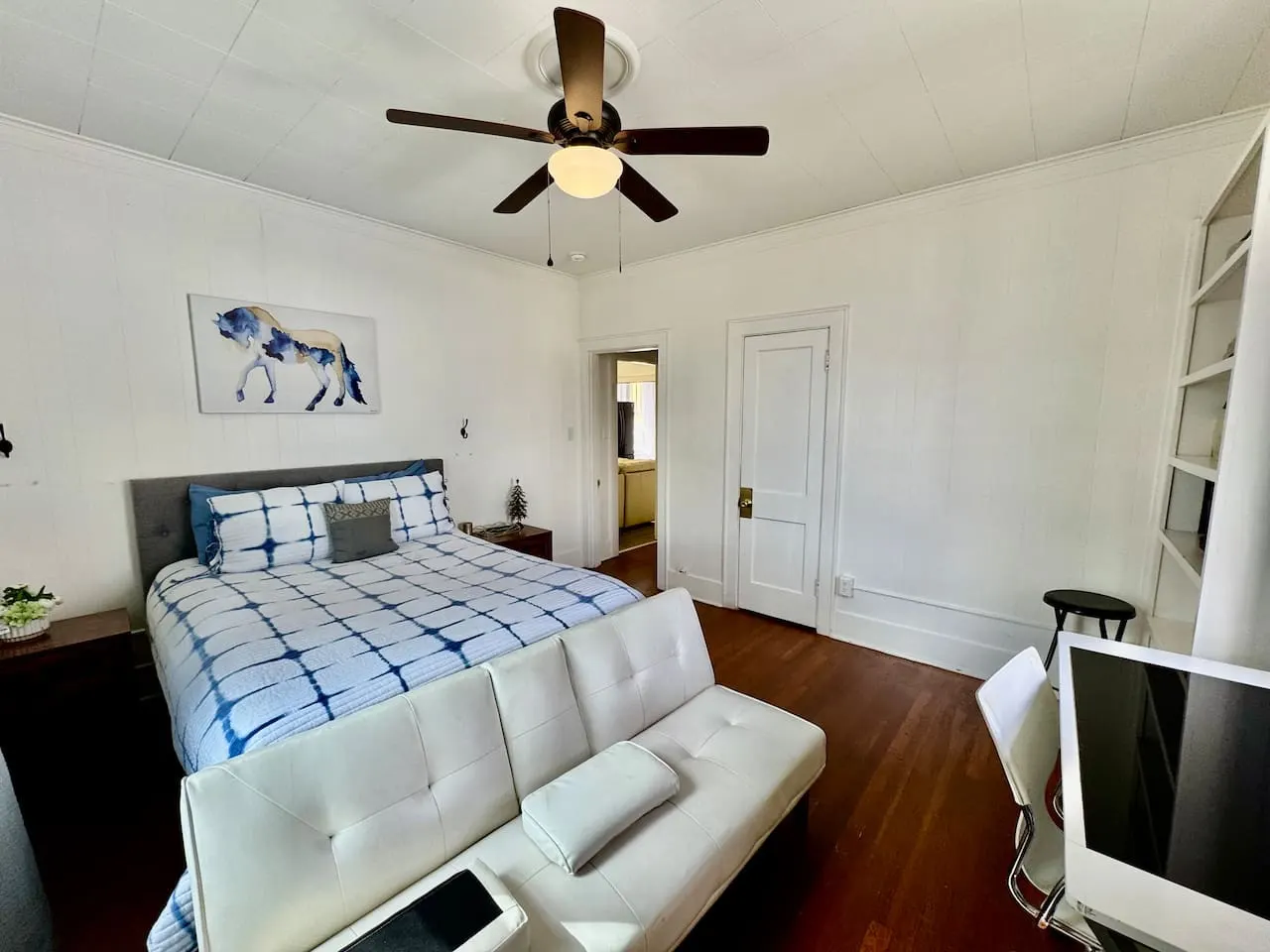 4 Bedroom close to everything 10