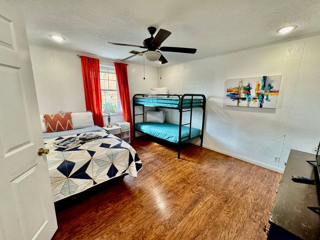 4 Bedroom close to everything 16