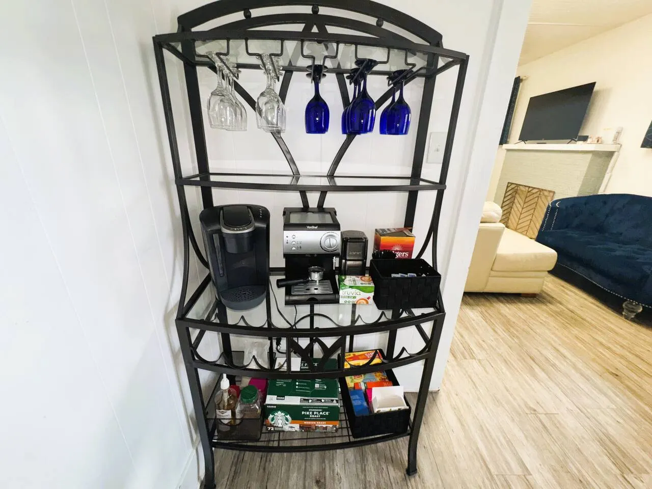 4 Bedroom close to everything 7