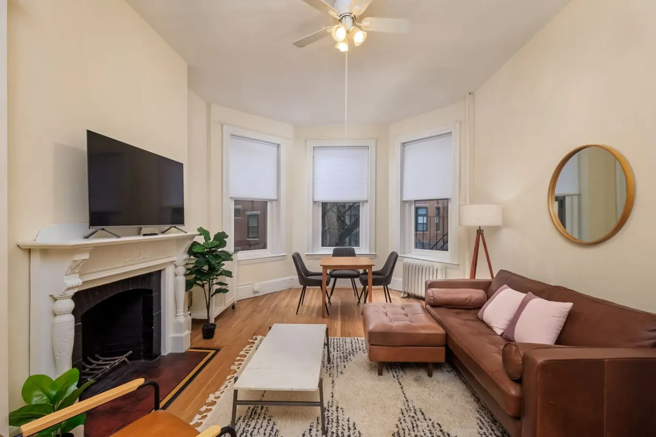 Cozy Back Bay 1Br / 1Bath! 1