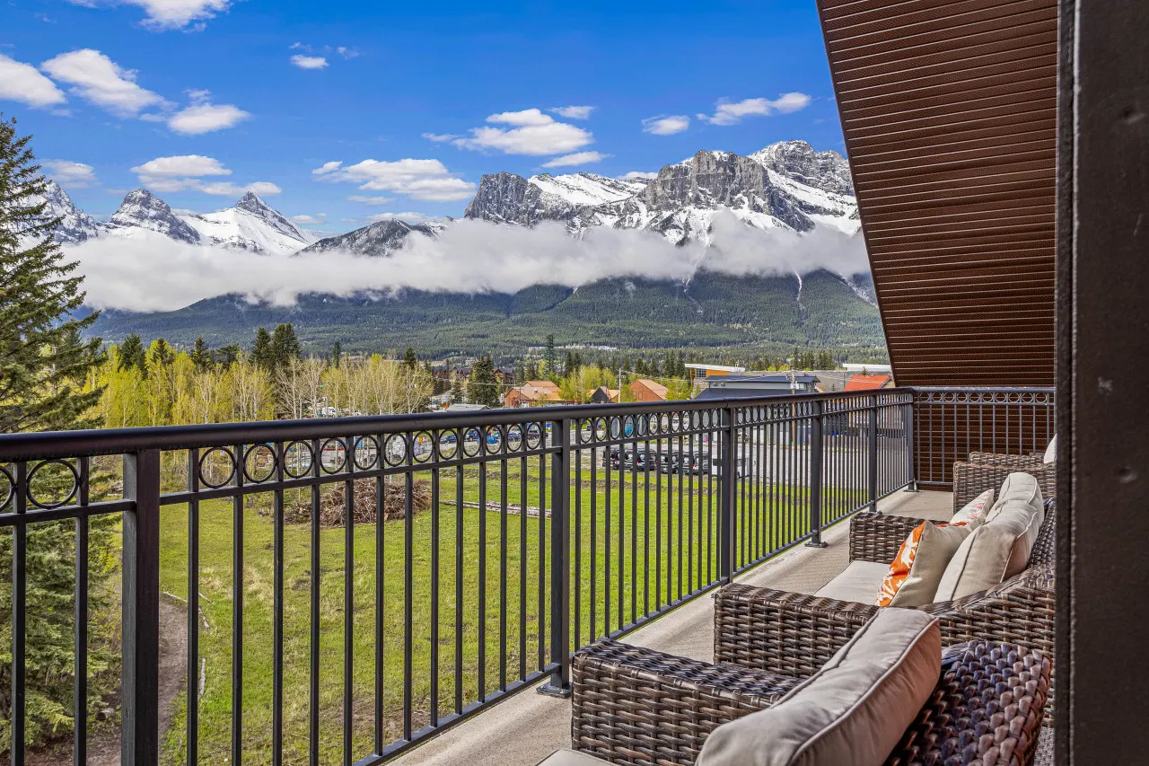 Luxury 4BR Penthouse Prv Hot Tub BBQ Mtn Views! 1