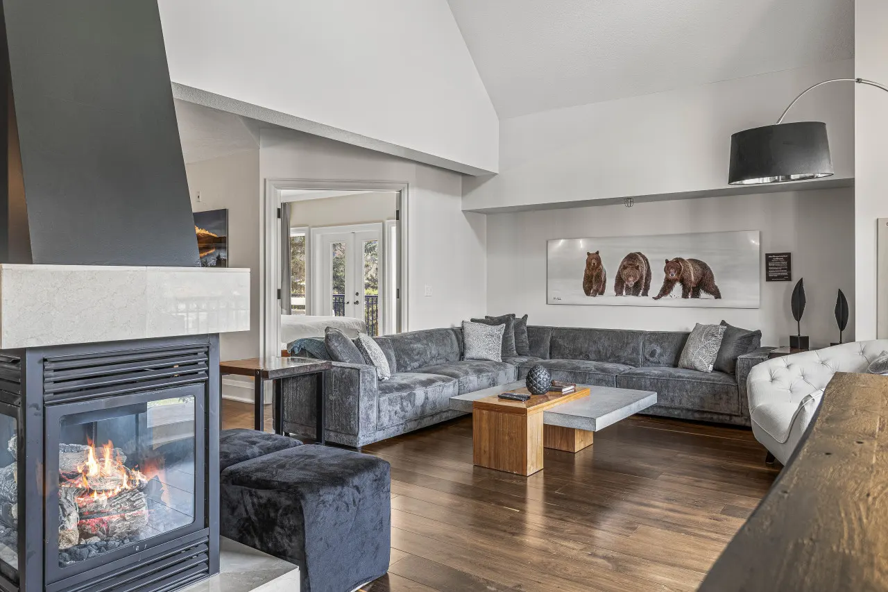 Luxury 4BR Penthouse Prv Hot Tub BBQ Mtn Views! 10