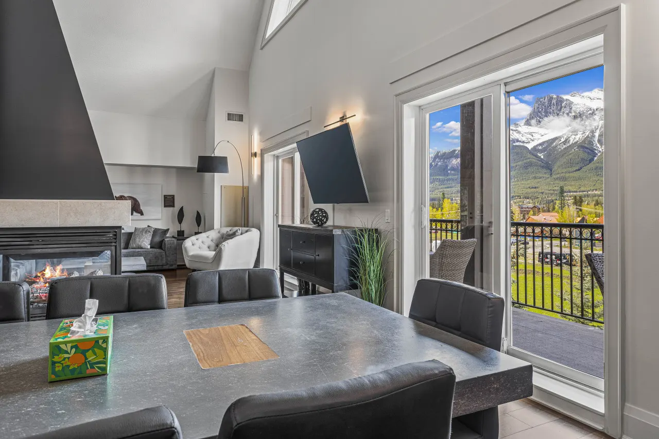 Luxury 4BR Penthouse Prv Hot Tub BBQ Mtn Views! 12