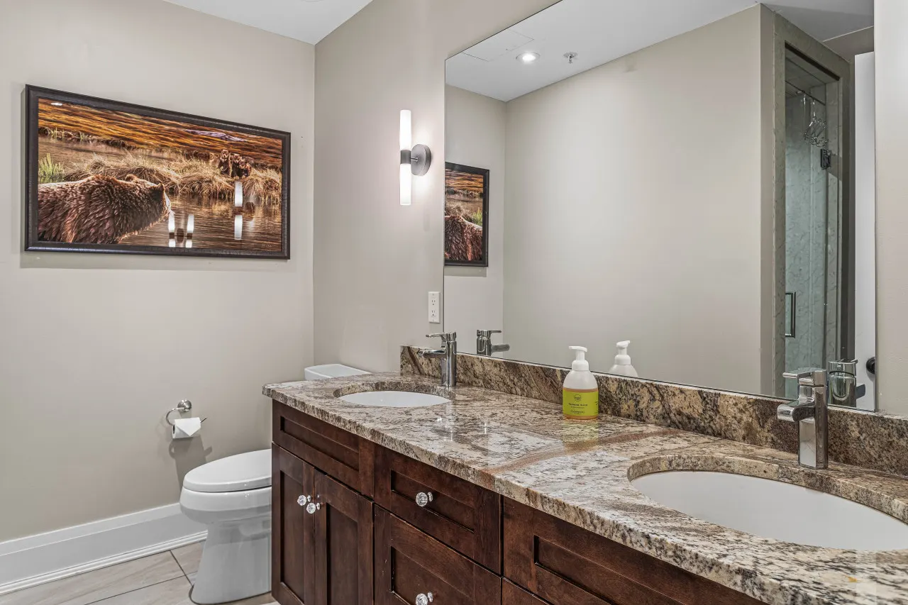 Luxury 4BR Penthouse Prv Hot Tub BBQ Mtn Views! 15