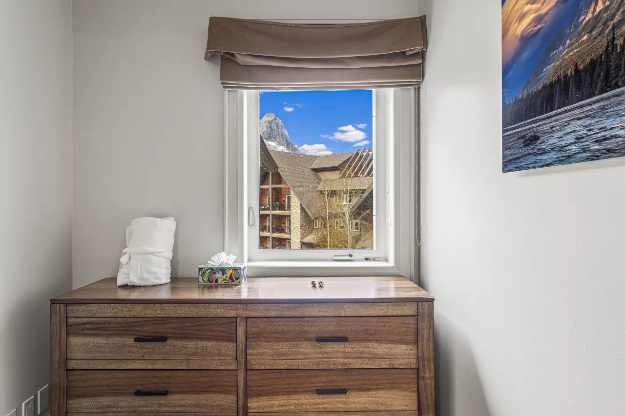Luxury 4BR Penthouse Prv Hot Tub BBQ Mtn Views! 20