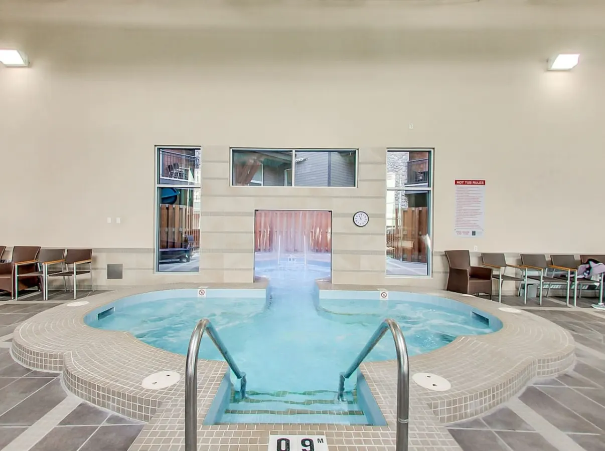 Luxury 4BR Penthouse Prv Hot Tub BBQ Mtn Views! 6