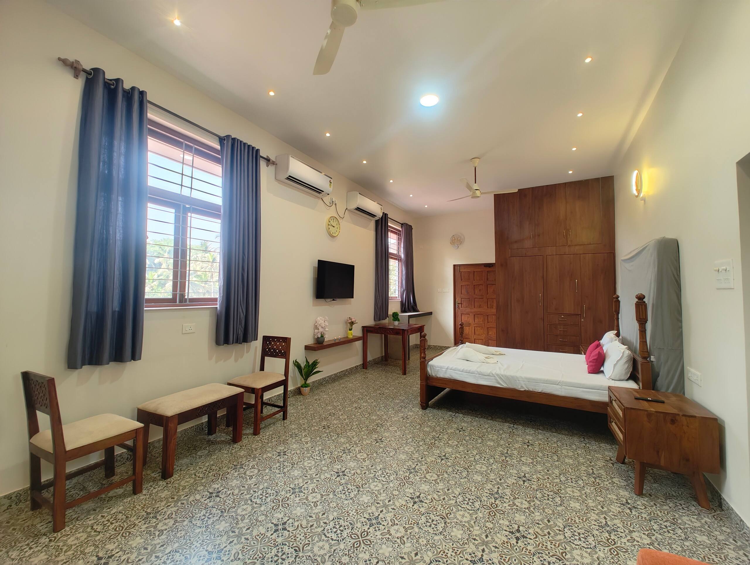 The Emerald Coast Haven 4BHK– Pvt Pool Villa 25