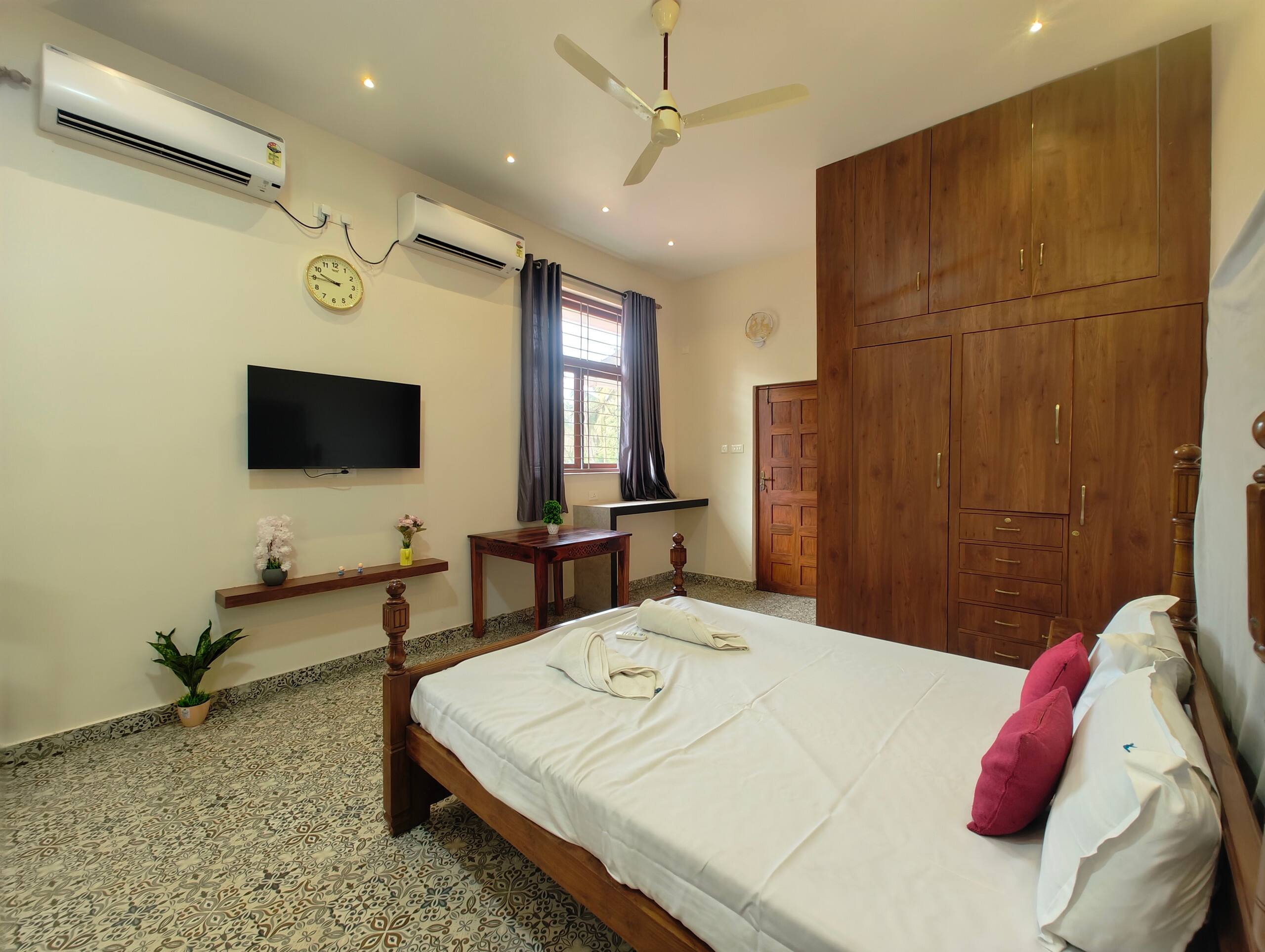 The Emerald Coast Haven 4BHK– Pvt Pool Villa 23