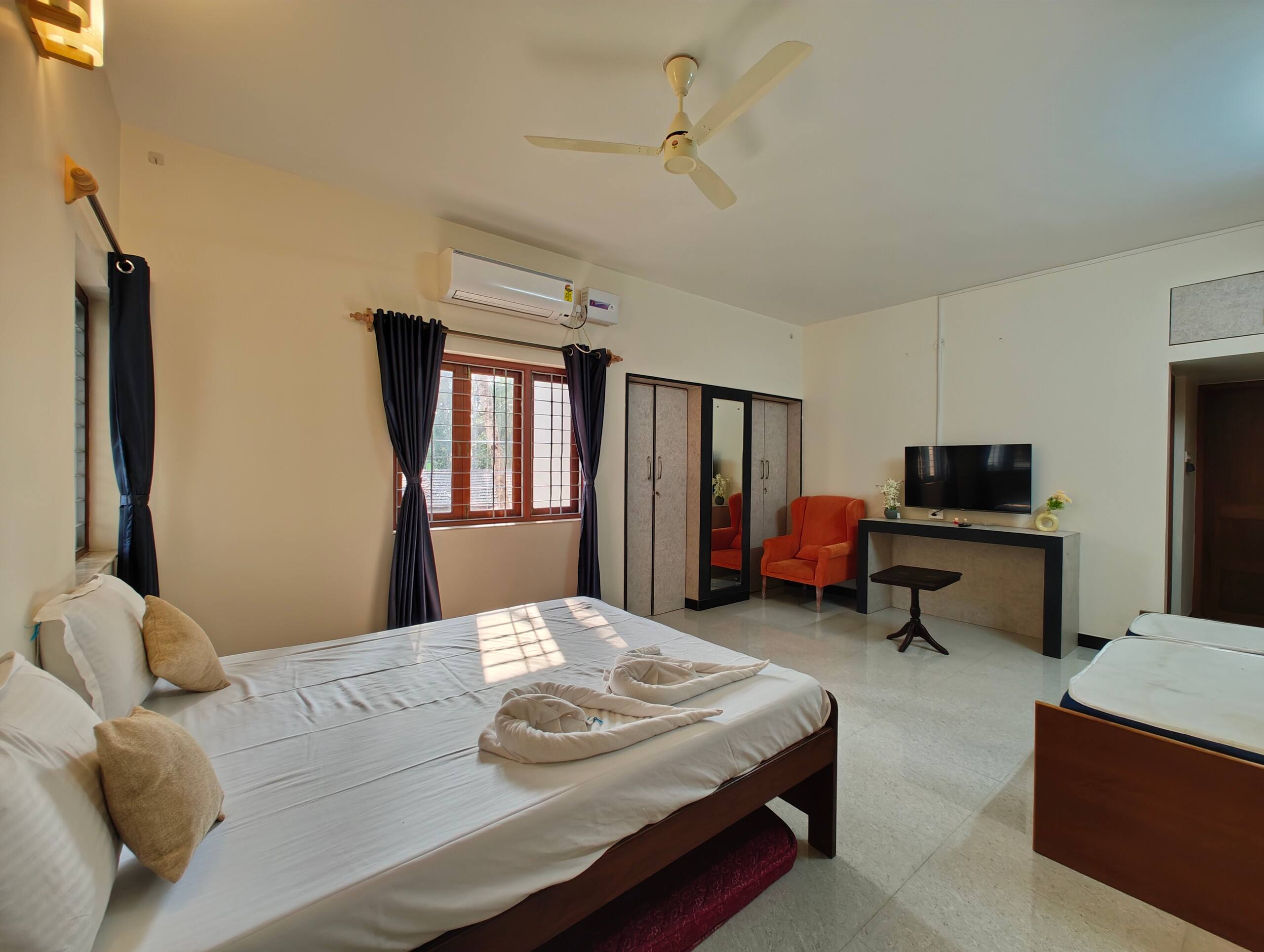 The Emerald Coast Haven 4BHK– Pvt Pool Villa 34