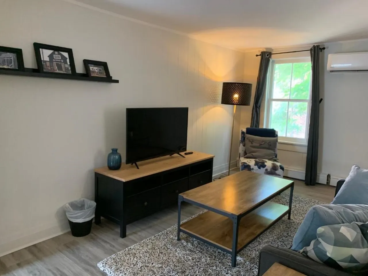 Downtown Wellington Apartment Stylish Wellington Apartment Walk to Beach + King Bed 5