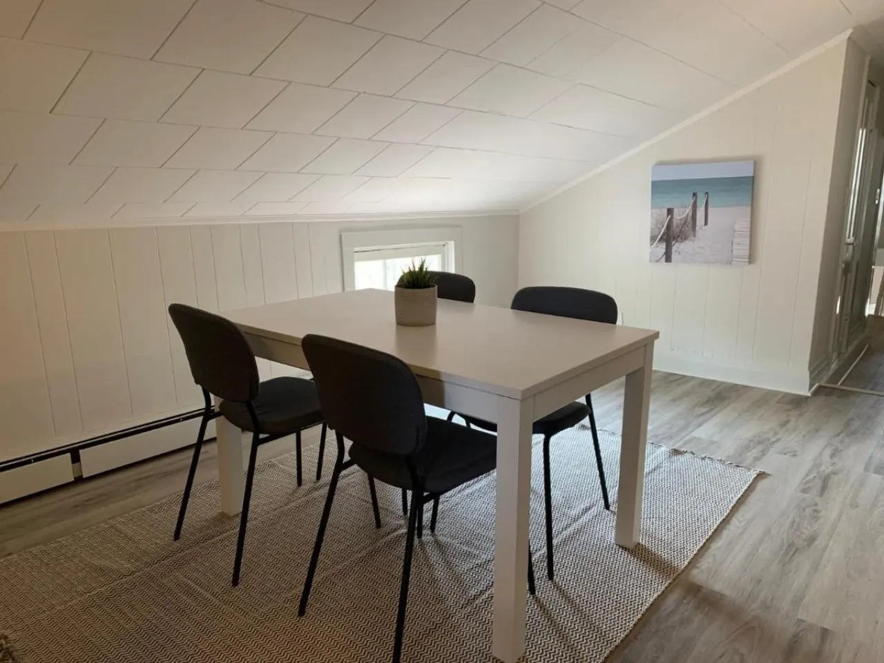 Downtown Wellington Apartment Stylish Wellington Apartment Walk to Beach + King Bed 7