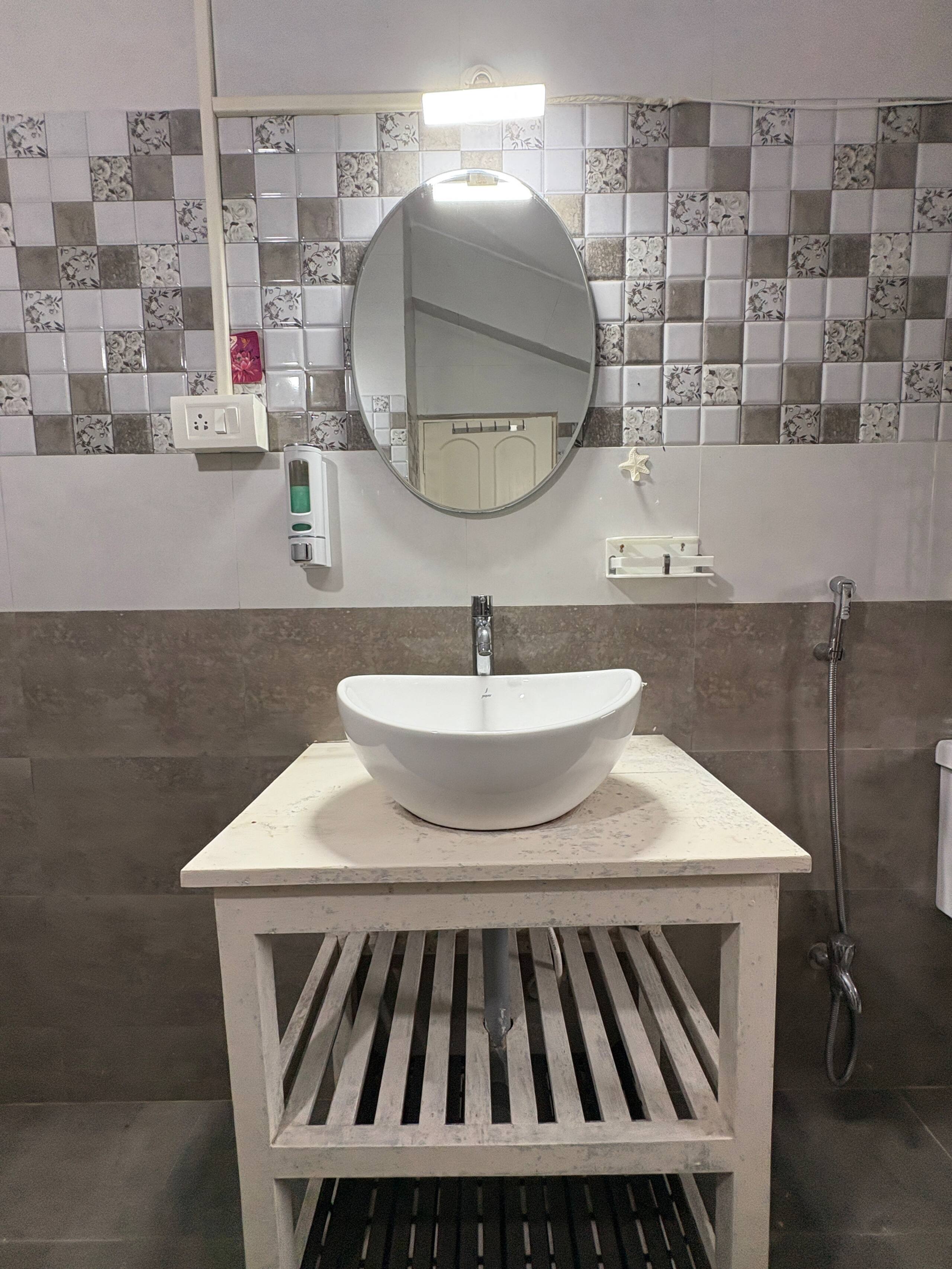 The Greendoor Villa - Beach House , 400 mtr beach 34