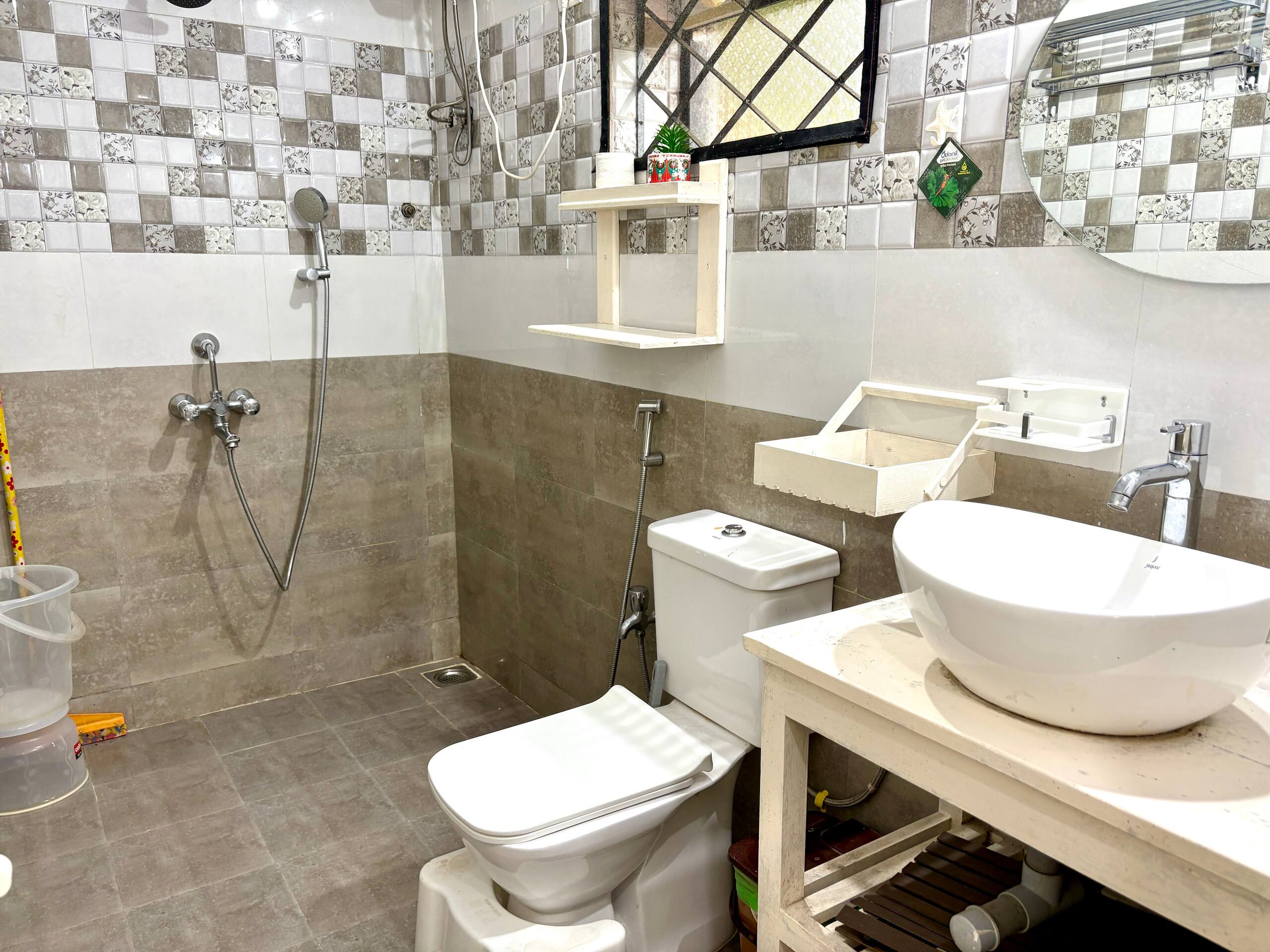 The Greendoor Villa - Beach House , 400 mtr beach 35