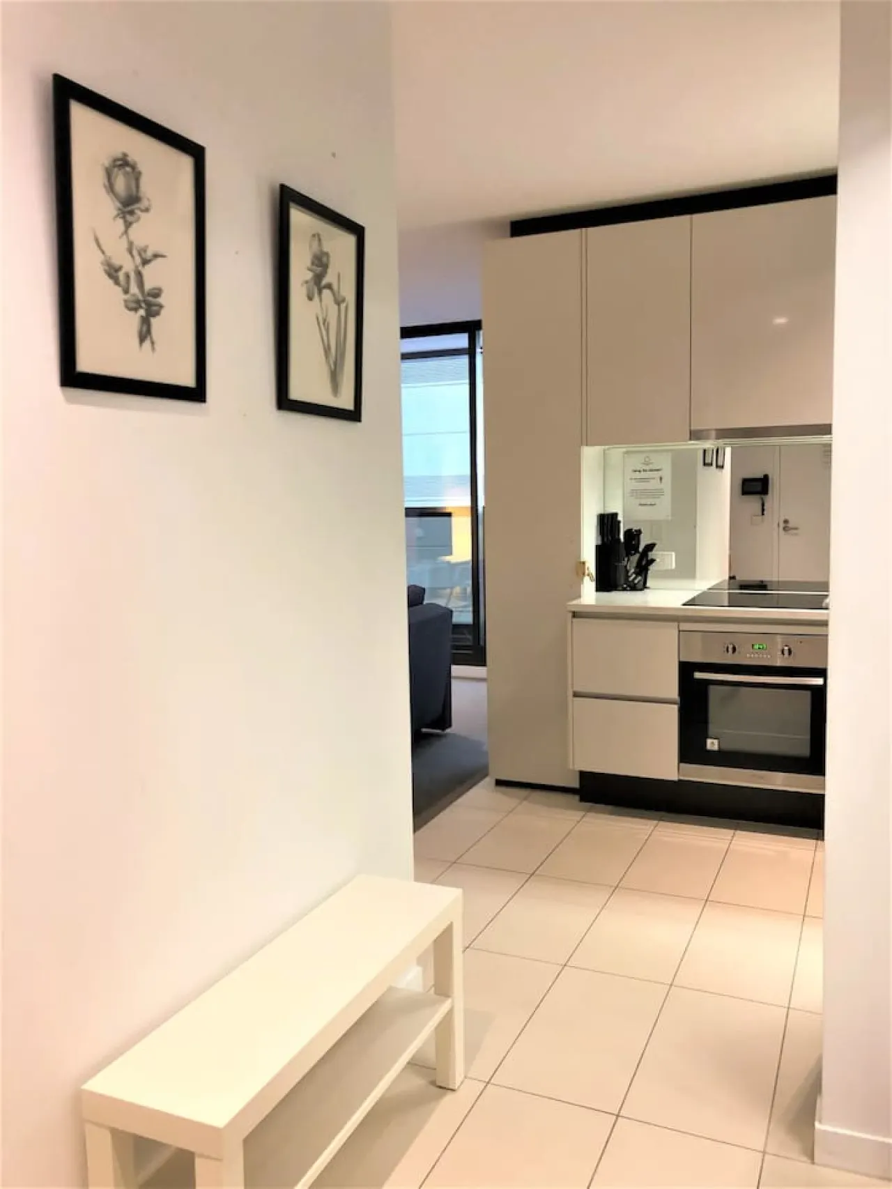 Stunning Views at Higher Floor UWS Lonsdale 2