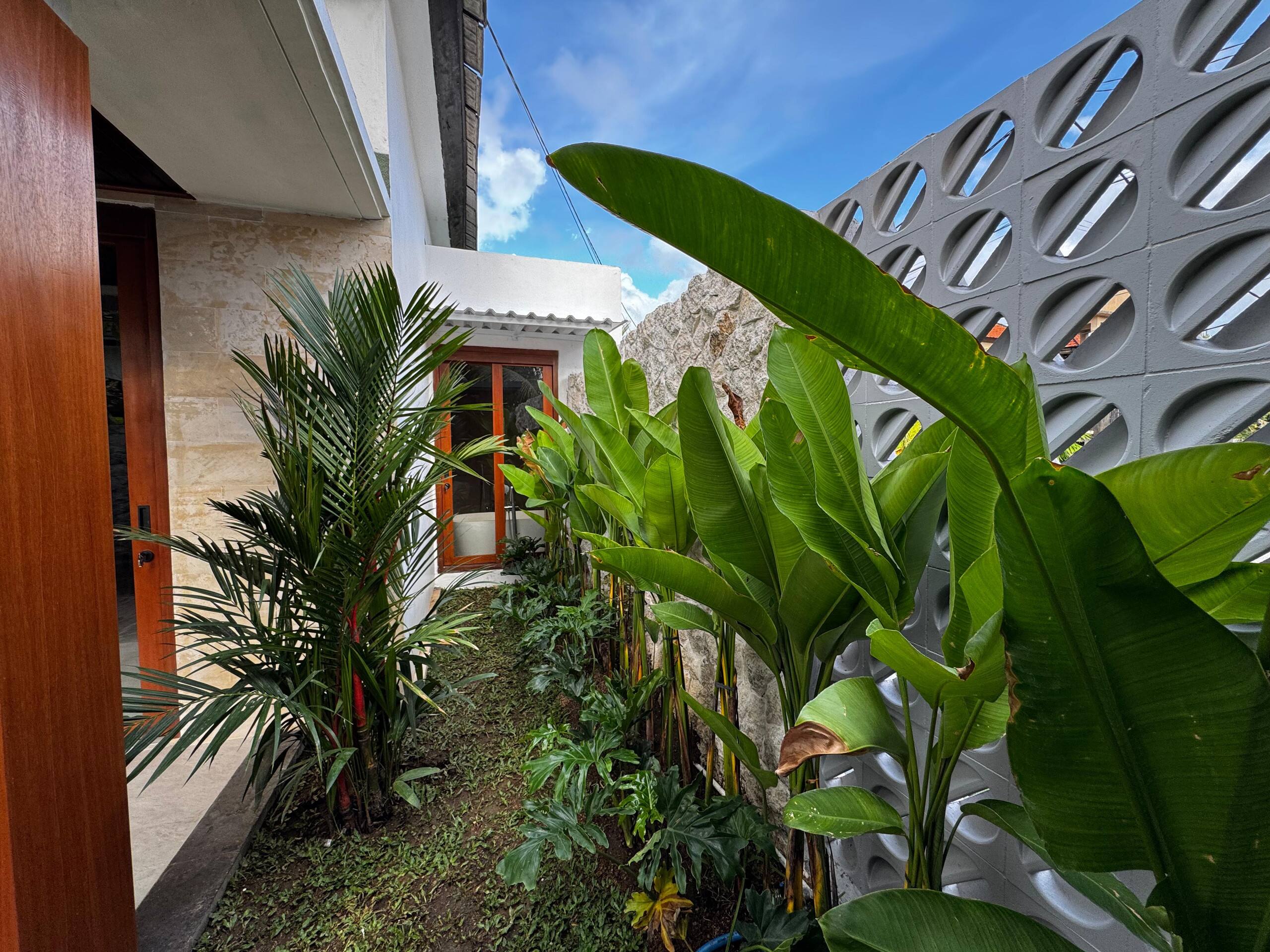 2 BR Tropical Balinese Villa in Ubud Center — photo 3