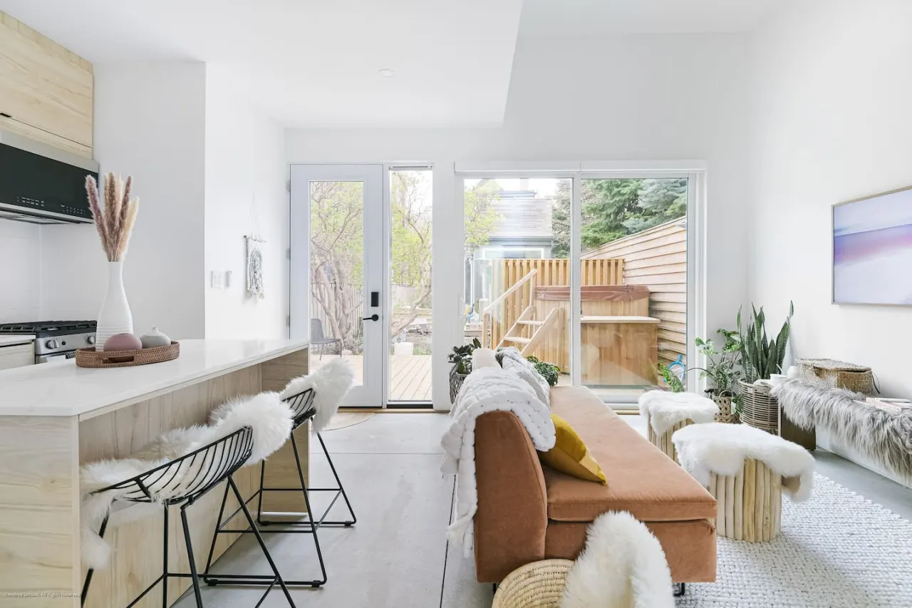 Downtown Toronto Urban Retreat 8