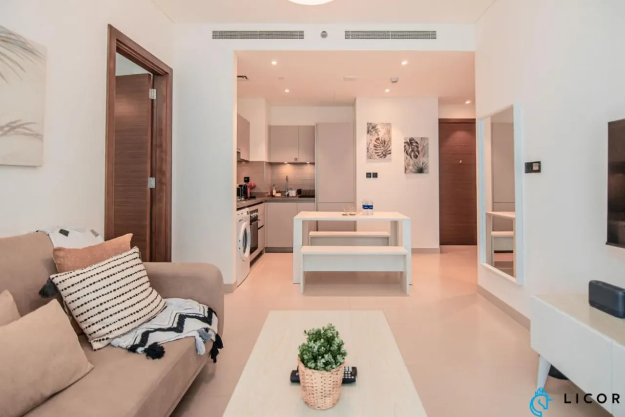 Inviting 2BR Apartment - Only 10 Mins to Downtown 9