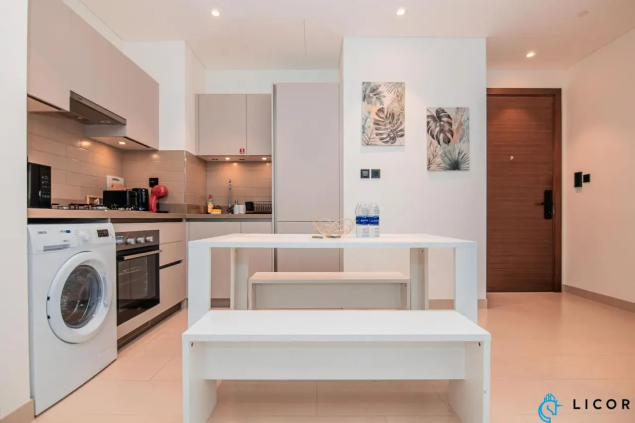 Inviting 2BR Apartment - Only 10 Mins to Downtown 12