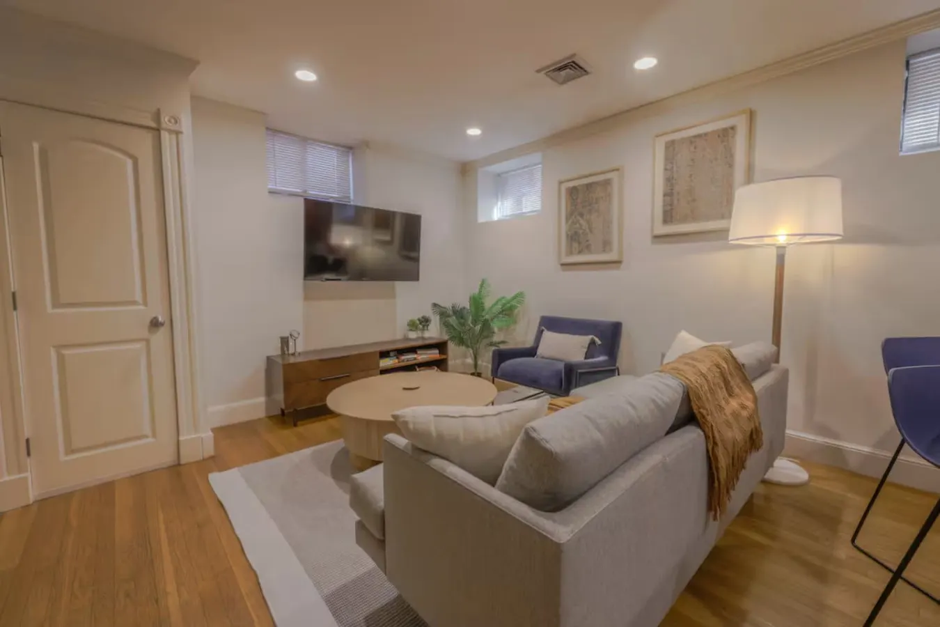Simple 2 Bd/2 bth Washer/Dryer Close to Fenway 2