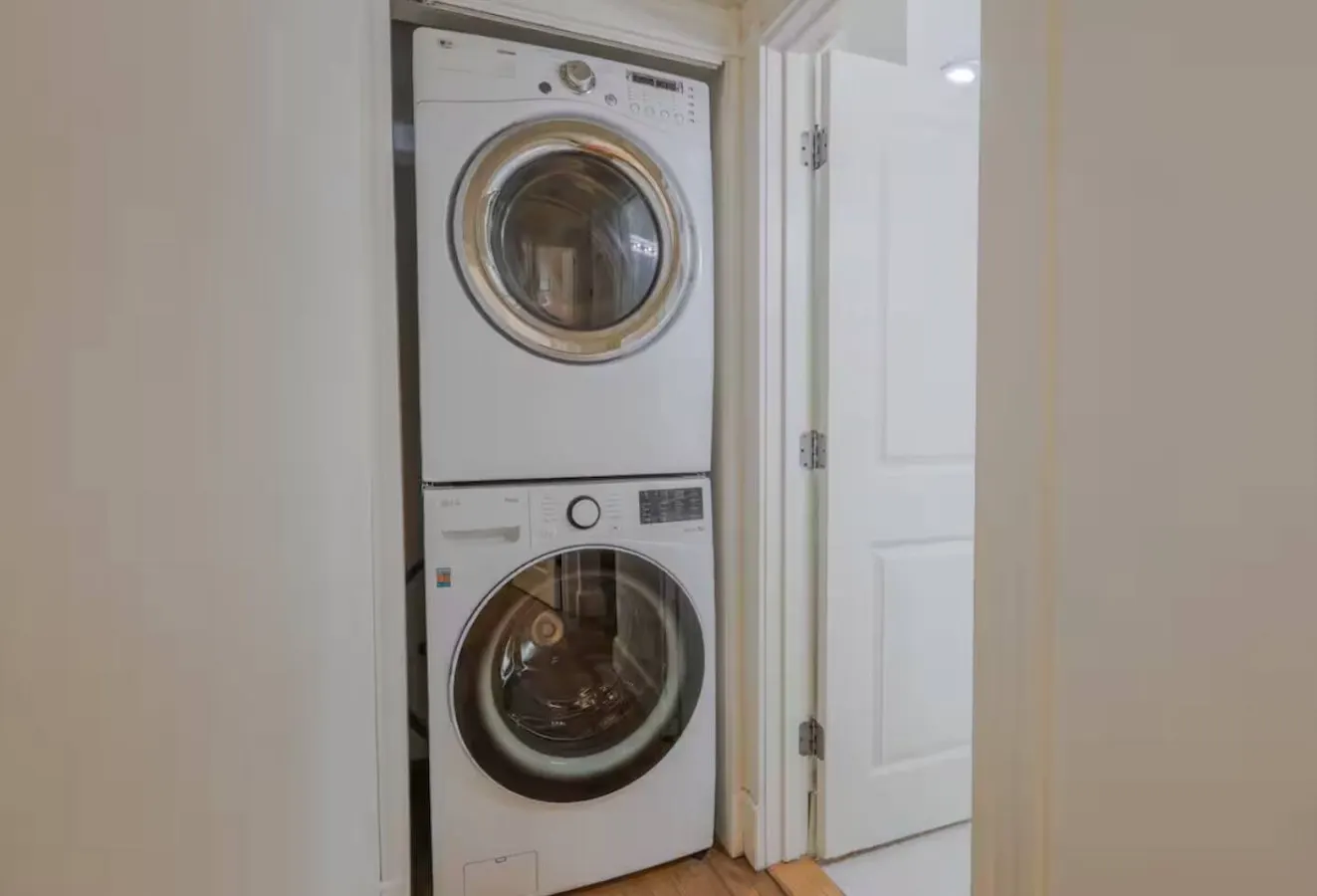 Simple 2 Bd/2 bth Washer/Dryer Close to Fenway 12