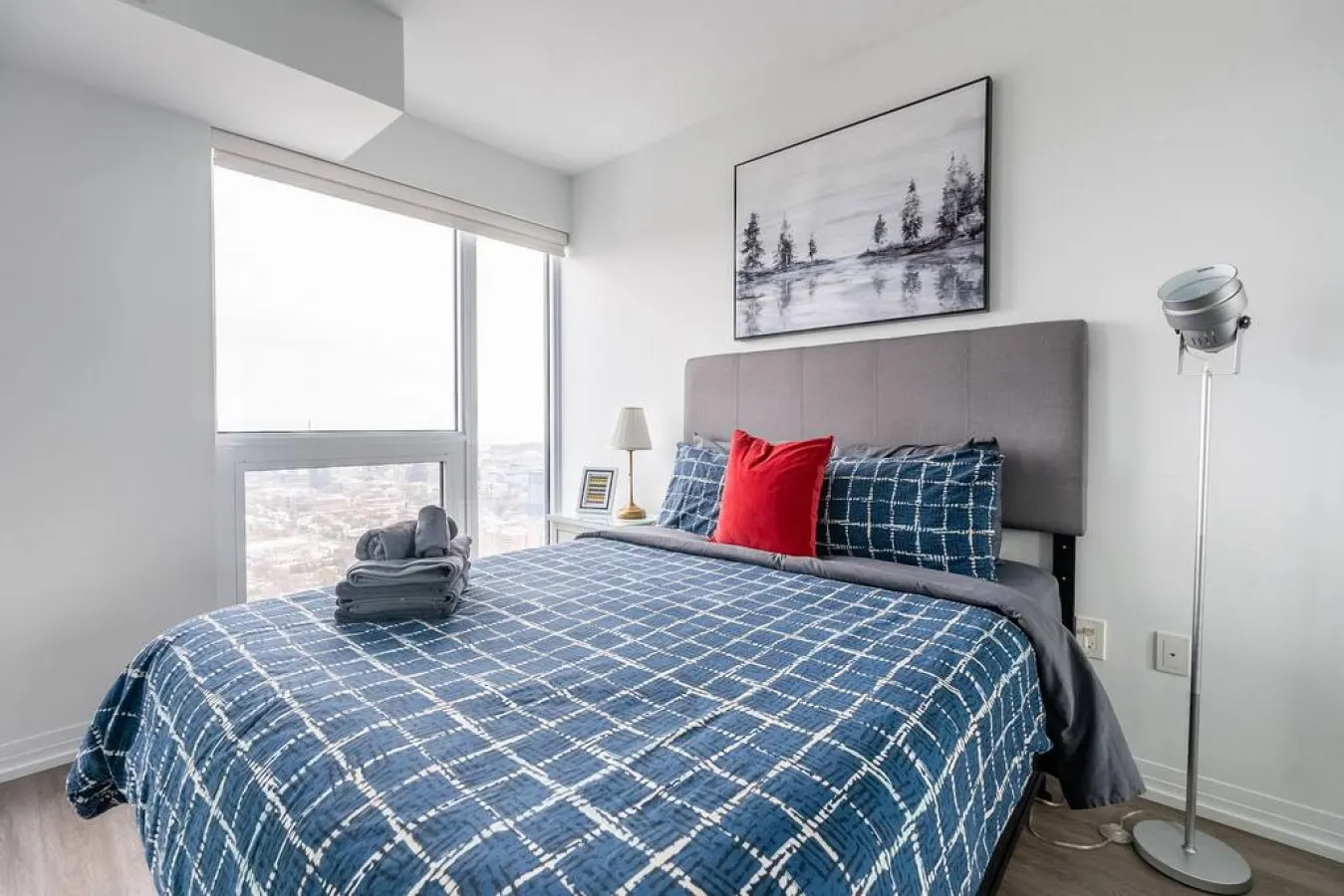 Modern 2BR Suite Stylish Design Amazing View 15